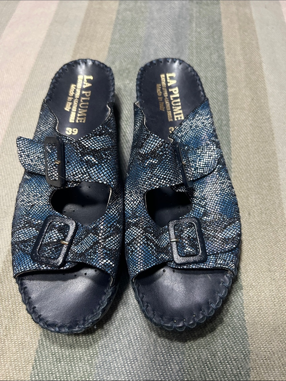 La Plume Blue Patterned Women's Slide Sandals
